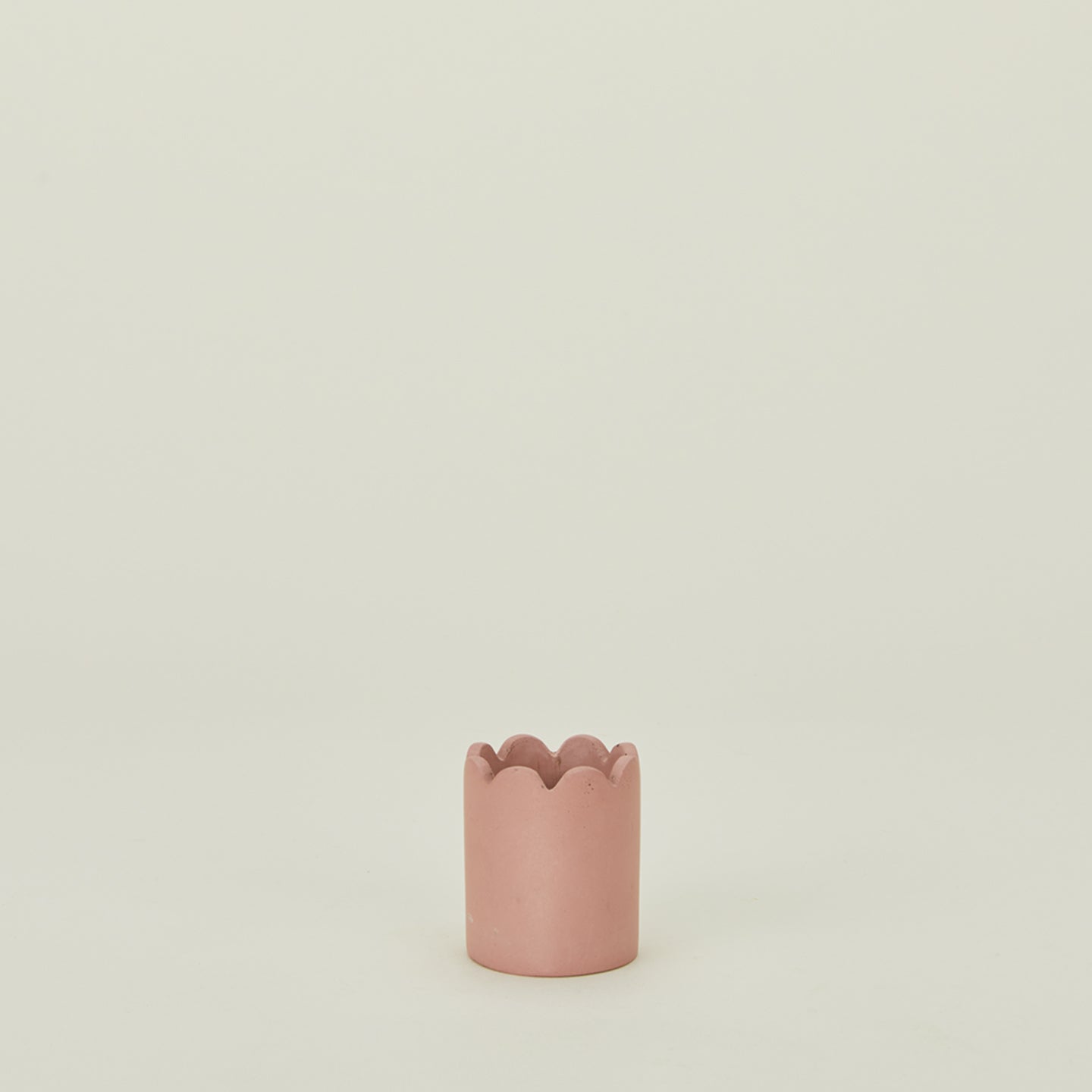 Scalloped match striker in pink