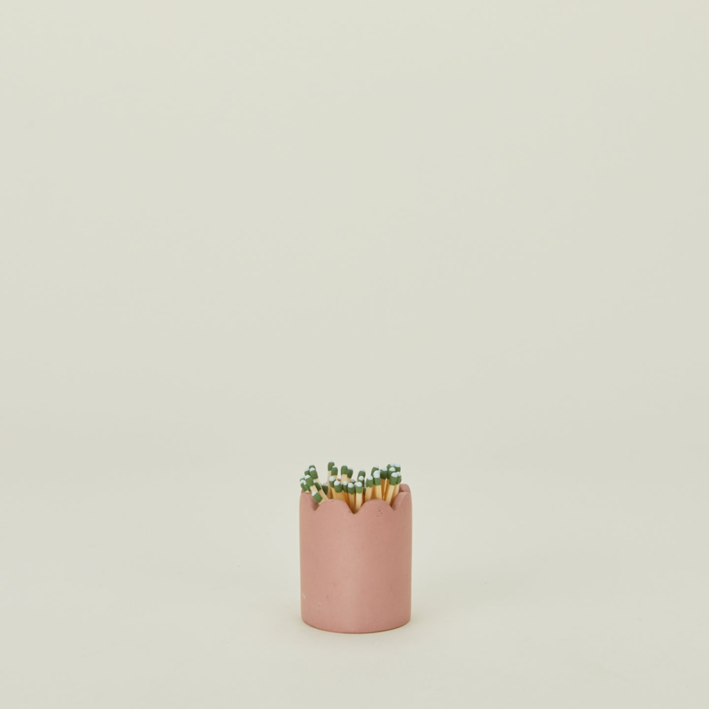 Scalloped match striker in pink